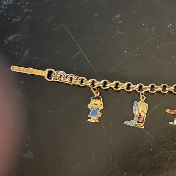 Vintage Peanuts Charm Bracelet including 5 character charms-Great Gift Idea! - Picture 7 of 11